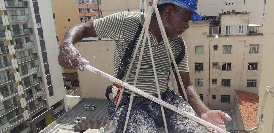 Vagas de empregos: Região do COMPERJ continua contratando profissionais qualificados e especialistas